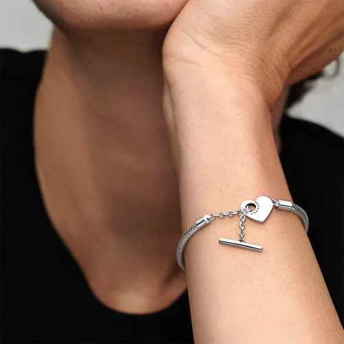 Vista 7 de PANDORA Moments Heart T-Bar - Pulsera de cadena de serpiente, Metal, Sin gemas.