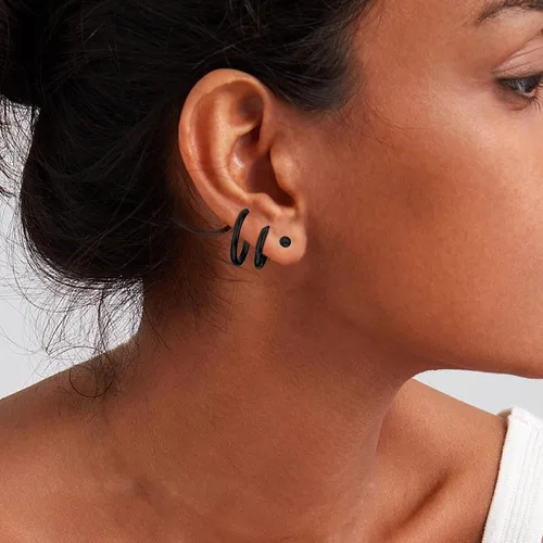 Vista 7 de LOYALLOOK Aretes tipo dormilona de acero quirúrgico con circonita cúbica para mujeres y hombres, chapados en oro de 14 quilates, aretes pequeños