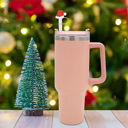 Vista 3 de Fundas de popote de silicona para vasos Stanley, accesorios de tapa lindos compatibles con vasos de 30 y 40 onzas (4 unidades de 0.394 in de Navidad)
