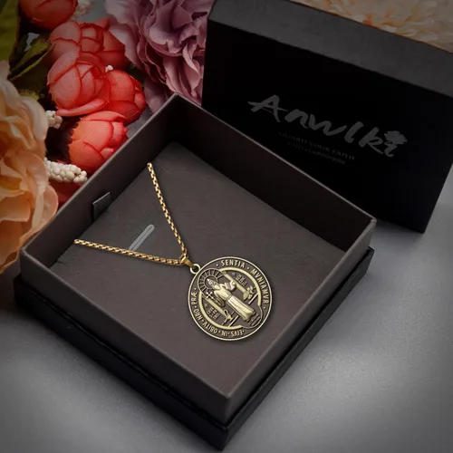 Vista 2 de Anwlki Collar de San Benito con medalla de San Benito, bendición de seguridad, religión, regalo para hombres, mujeres, familia, padres, amigos