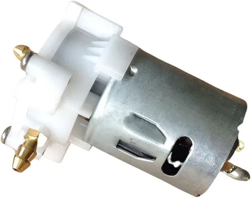 Vista 5 de Micro 360 Bomba de agua Engranaje de plástico Mini bomba de aceite con boquilla de cobre para RC Boat Modelo hidráulico Piezas de bricolaje