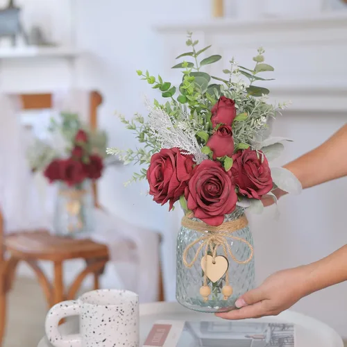 Vista 4 de Rosas artificiales de seda de 14.5 pulgadas con jarrón para decoración del Borgoña