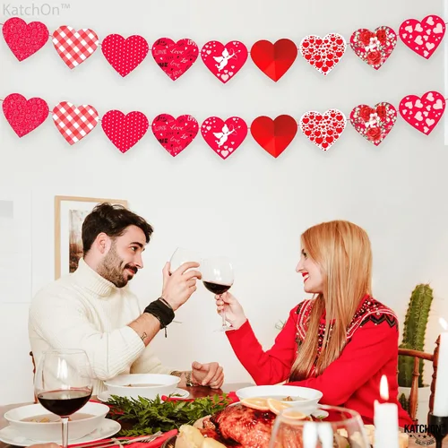 Vista 8 de KatchOn, Guirnalda de corazones de fieltro con estampado rojo – 10 pies, sin bricolaje Decoraciones del día de San Valentín Decoración