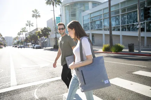 Vista 13 de Solo New York Bolso tote para mujer, bolso profesional para el trabajo y los viajes, bolso para laptop con compartimento acolchado, bolsillo frontal