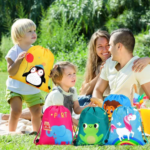 Vista 2 de Shappy Paquete de 24 bolsas con cordón para recuerdos de fiesta, diseño de animales de dibujos animados, golosinas para niños, regalo de cumpleaños