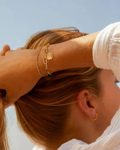 Vista 4 de MRSXIA Pulsera para mujer con inicial lateral de oro de 0.197in, cadena de eslabones cubanos rellena de oro de 18 quilates, delicada, sencilla
