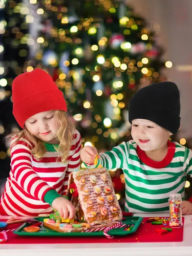 Vista 6 de Paquete de 100 gorros y guantes antideslizantes para niños, gorro de punto cálido, guantes de invierno a granel para niños y niñas