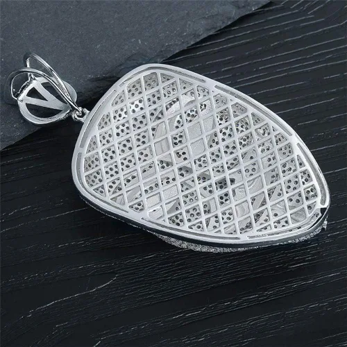 Vista 4 de Collar chapado en oro blanco con dije de máscara en V de hip hop para hombres y mujeres