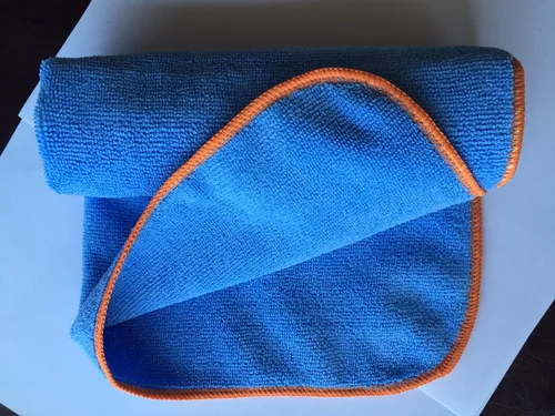 Vista 2 de Paños de microfibra con infusión de plata. Ve más allá de la limpieza ordinaria. 10 paños lavables/reutilizables de 12 x 12 pulgadas.