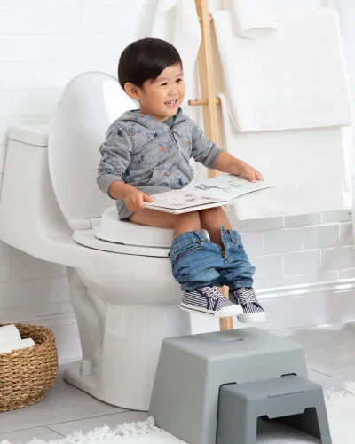 Vista 10 de Skip Hop Go Time - Asiento de orinal 3 en 1 multietapa, color blanco/gris