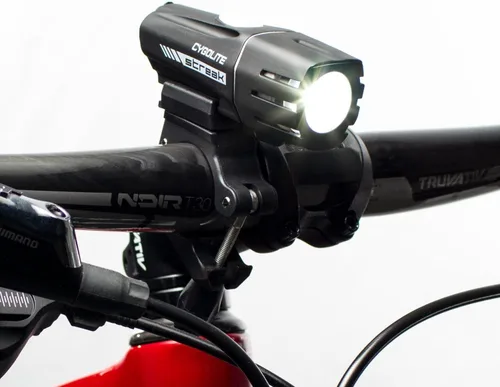 Vista 7 de Cygolite Streak - Luz para bicicleta de 450 lúmenes, 5 modos nocturnos y modo de flash diurno, compacta y duradera, resistente al agua IP67, montaje