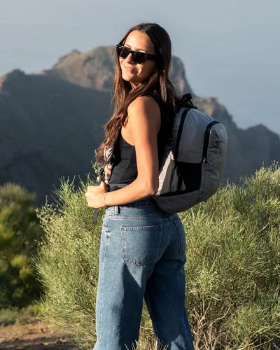 Vista 6 de WATERFLY Mochila pequeña y ligera y plegable: 15L Mini mochila de senderismo plegable - Mochila de día compacta ultraligera para mujeres y hombres