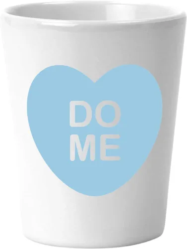 Vista 3 de Travieso Día de San Valentín divertido vaso de chupito de cerámica blanca de 1.5 oz