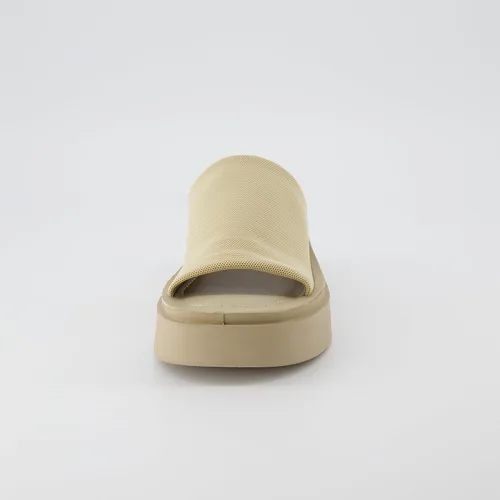 Vista 3 de CUSHIONAIRE Sandalia de plataforma Pia para mujer con espuma viscoelástica, anchos disponibles
