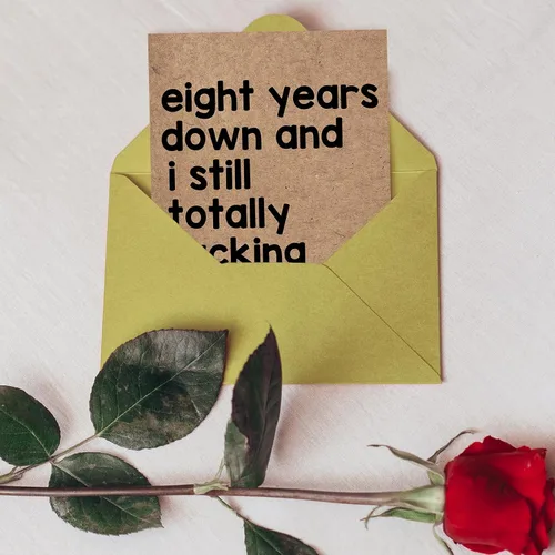 Vista 4 de Tarjeta humorística de aniversario de octavo año, tarjeta de aniversario de feliz ocho años para hombres y mujeres, divertida tarjeta de boda de 8