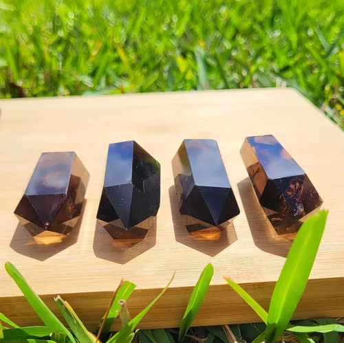 Vista 2 de Cristal curativo de doble punto de cuarzo ahumado natural. Calidad pura. Protección de chakra raíz Muladhara, Wicca, meditación metafísica cristal