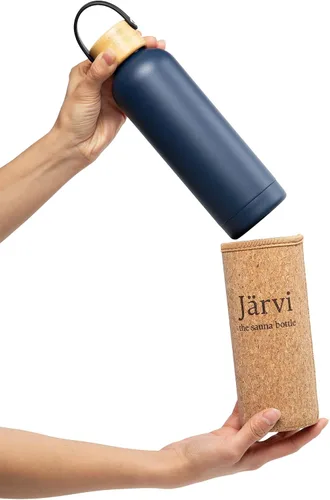 Vista 3 de Jarvi La Botella de Sauna - 18 oz / 550 ml Agua Fría como el Hielo y Fresca al Tacto incluso en Saunas Calientes - Capa Exterior de Corcho Natural x