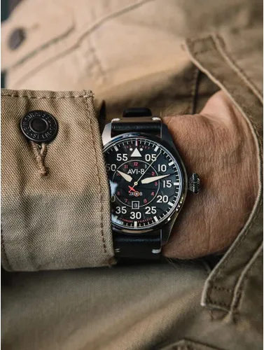 Vista 3 de AVI-8 Watch Hawker Hurricane Clowes Chronograph Limited Edition Genuine Leather Strap
