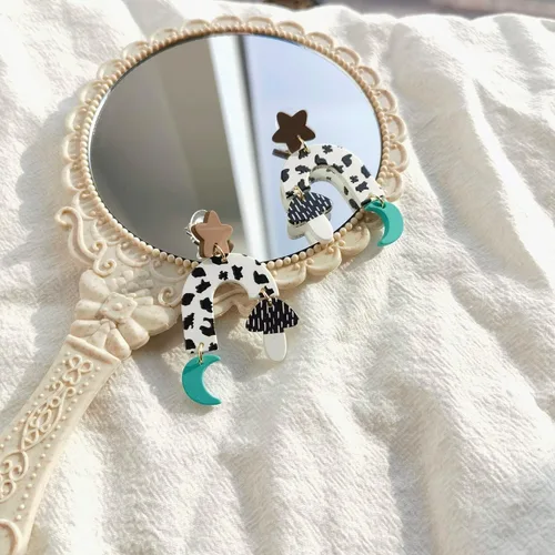 Vista 6 de Aretes colgantes de acrílico transparente con flores brillantes Y2K con diseño de mariposa, estrella, luna, fruta, para mujeres y niñas