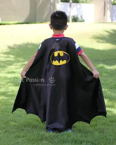 Vista 3 de ADORQ DC Comics Deluxe Satin Batman Cape, talla única
