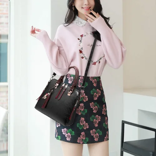 Vista 6 de Dayfine Bolso de mano de cuero para mujer, bolso de mano con asa superior, bolso de hombro con cremallera, bolso cruzado, lindo colgante de gato