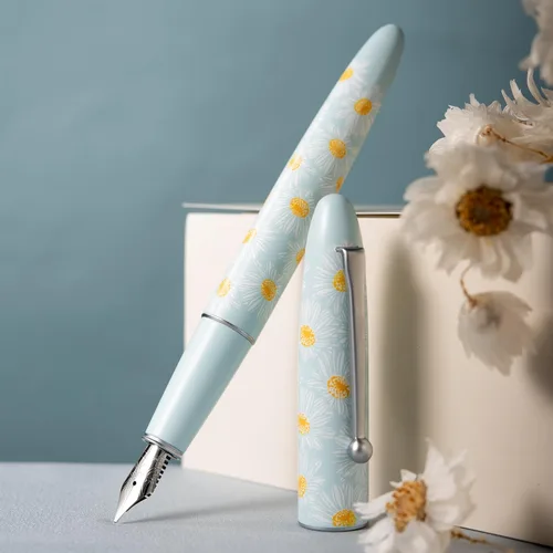 Vista 7 de HONG DIAN C3 Pluma Estilográfica, Plumín de Iridio Extra Fino Suave con Tallado de Nudo Chino, Diseño de Pintura Azul Claro y Margarita Pequeña