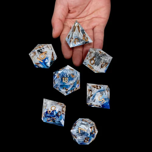 Vista 4 de ARUOHHA - Juego de dados azules de resina DND de 7 piezas, juego de dados translúcidos hechos a mano para RPG, juego de dados poliédricos de borde