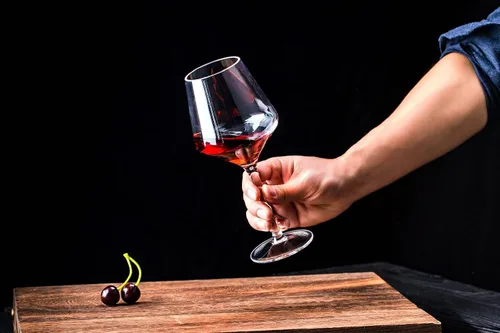 Vista 3 de Copas de vino de plástico con tallo de 16 onzas, vasos acrílicos multiusos, juego de 6 unidades, transparentes, reutilizables, resistentes a