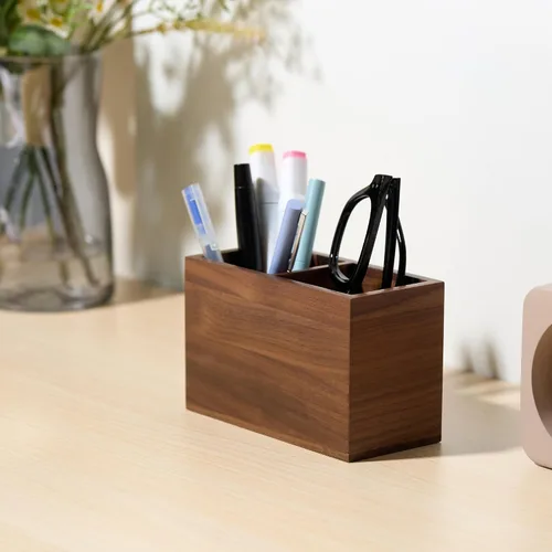 Vista 3 de KORUA Portalápices de madera de nogal (ranuras dobles) para escritorio