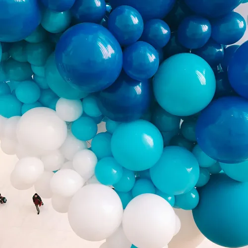 Vista 2 de 120 globos azules de 5 pulgadas y 120 globos blancos, 120 unidades de 5 pulgadas