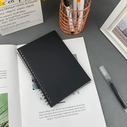 Vista 6 de Ykimok Paquete de 2 (60 hojas/cuaderno) cuaderno con espiral de tapa dura con rayas universitarias color negro, bloc de notas y cuaderno de bocetos