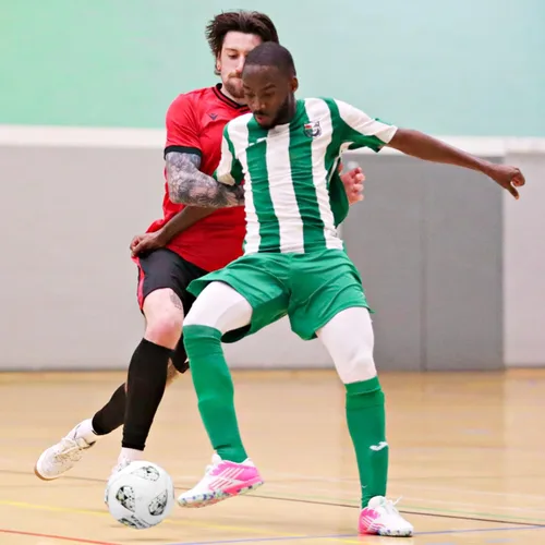 Vista 6 de FORZA Pelota de fútbol sala Pro Fusion Balón de fútbol premium para juegos en interiores y exteriores – Tamaños 3 y 4