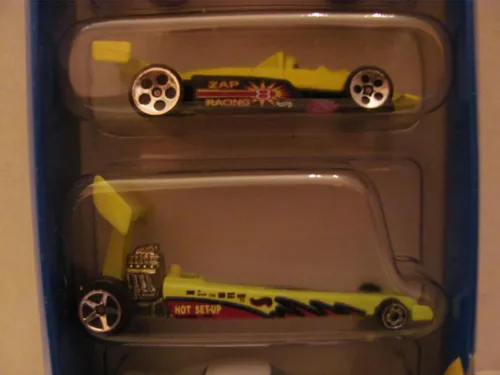 Vista 4 de Vintage – Hot Wheels – Racing World – Paquete de regalo de 5 coches (cada uno es de metal fundido a escala 1:64) – 1997 – por MATTEL
