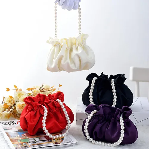 Vista 7 de LAKSMI Mini bolso de cubo con cadena de perlas