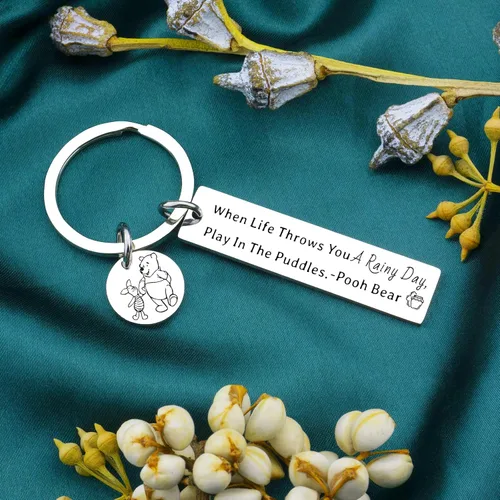 Vista 2 de Pooh Bear Piglet Llaveros Winnie the Pooh, regalos de Pascua para adolescentes, niños y niñas, regalos inspiradores para mujeres, hombres, amigos