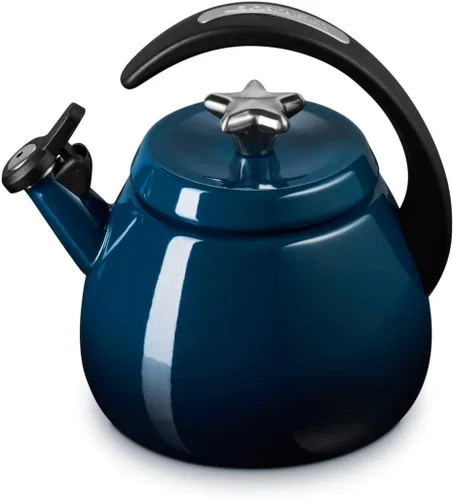 Vista 9 de Le Creuset - Tetera de cloche esmaltada en acero, 2.2 cuartos de galón, Cerise