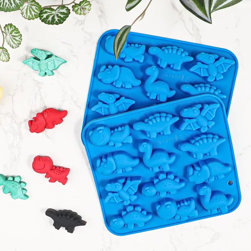 Vista 4 de Webake Moldes de silicona para caramelos de dinosaurio de 12 cavidades con forma de T-rex, Stegosaurus, triceratops, ideal para dulces, chocolate