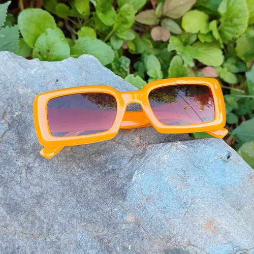 Vista 7 de Lentes de sol de moda para mujeres y hombres, lentes de sol de los años 90, marco rectangular azul, naranja, amarillo