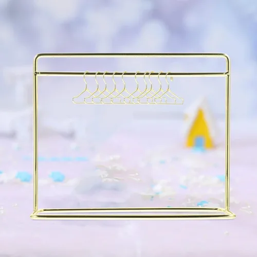 Vista 5 de Toddmomy - Perchero miniatura para muñecas con 10 mini perchas de metal para muñecas de ropa, soporte de almacenamiento para accesorios de casa