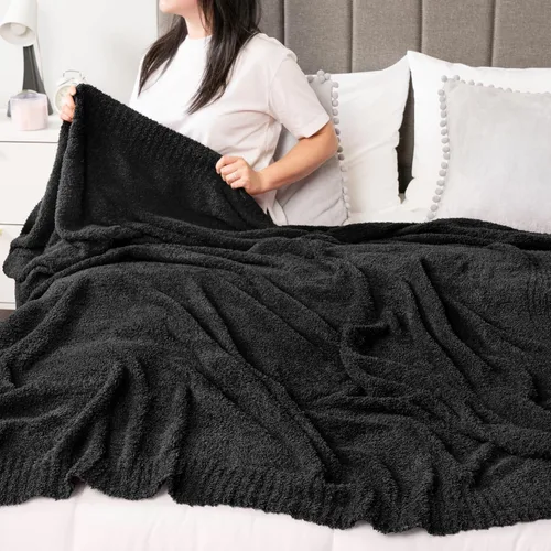 Vista 5 de PAVILIA Manta supersuave para sofá, manta mullida y acogedora de peso ligero en negro; manta de punto cálida y esponjosa para cama o sofá, 50x60