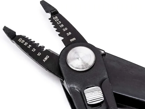 Vista 9 de Crescent 2 en 1 Combo Dual Material Linesman's Alicates y pelacables - CCP8V, Negro