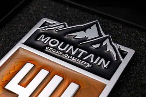 Vista 2 de Adhesivo metálico para automóvil de montaña de campo traviesa de 4 x 4, calcomanía de carreras todoterreno, emblema cromado para vehículos