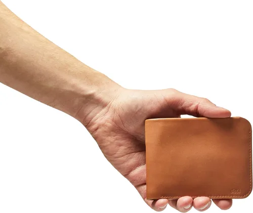 Vista 5 de Distil Union Norm Bifold Billetera minimalista de cuero de grano completo Bolsillos interiores con pestaña de tirar, blindaje RFID (marrón)