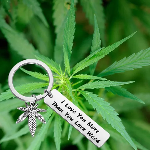 Vista 7 de FOTAP 420 regalo de joyería de marihuana con texto en inglés "I Love You More Than You Love", llavero de marihuana para novio (marihuana s), acero