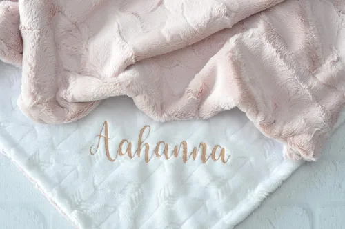 Vista 2 de Manta de bebé de felpa personalizada con nombre personalizado para el nombre del bebé de las niñas, regalo de bebé personalizado para baby shower
