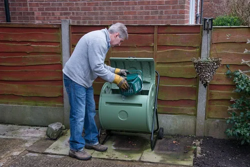 Vista 3 de Mantis – Compostador rotatorio ct08002 – Engineered para hacer compost rápido – Holds 37 galones – Funda para rollos directa al jardín