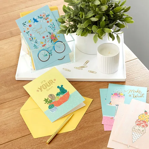 Vista 2 de Hallmark Surtido de tarjetas de cumpleaños, 16 tarjetas con sobres (bicicleta, cactus, bulldog francés, helado)