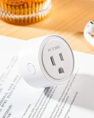 Vista 2 de KTMC Paquete de 4 enchufes inteligentes, compatible con Alexa y Google Home, no requiere concentrador, control remoto, certificado ETL