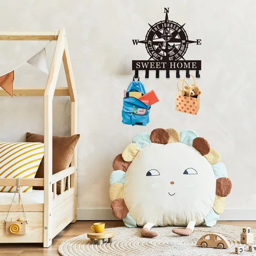 Vista 3 de Llavero de brújula personalizado para pared, ganchos de llaves de coordenadas GPS náuticas, soporte para llaves de nombre de familia, decoración