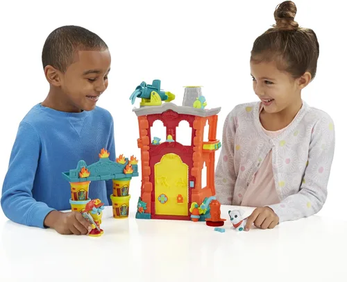 Vista 3 de Play-Doh Town Firehouse, Casa de juguete